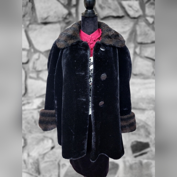 Vintage Black W Brown Collar & Sleeves Faux Fur Coat